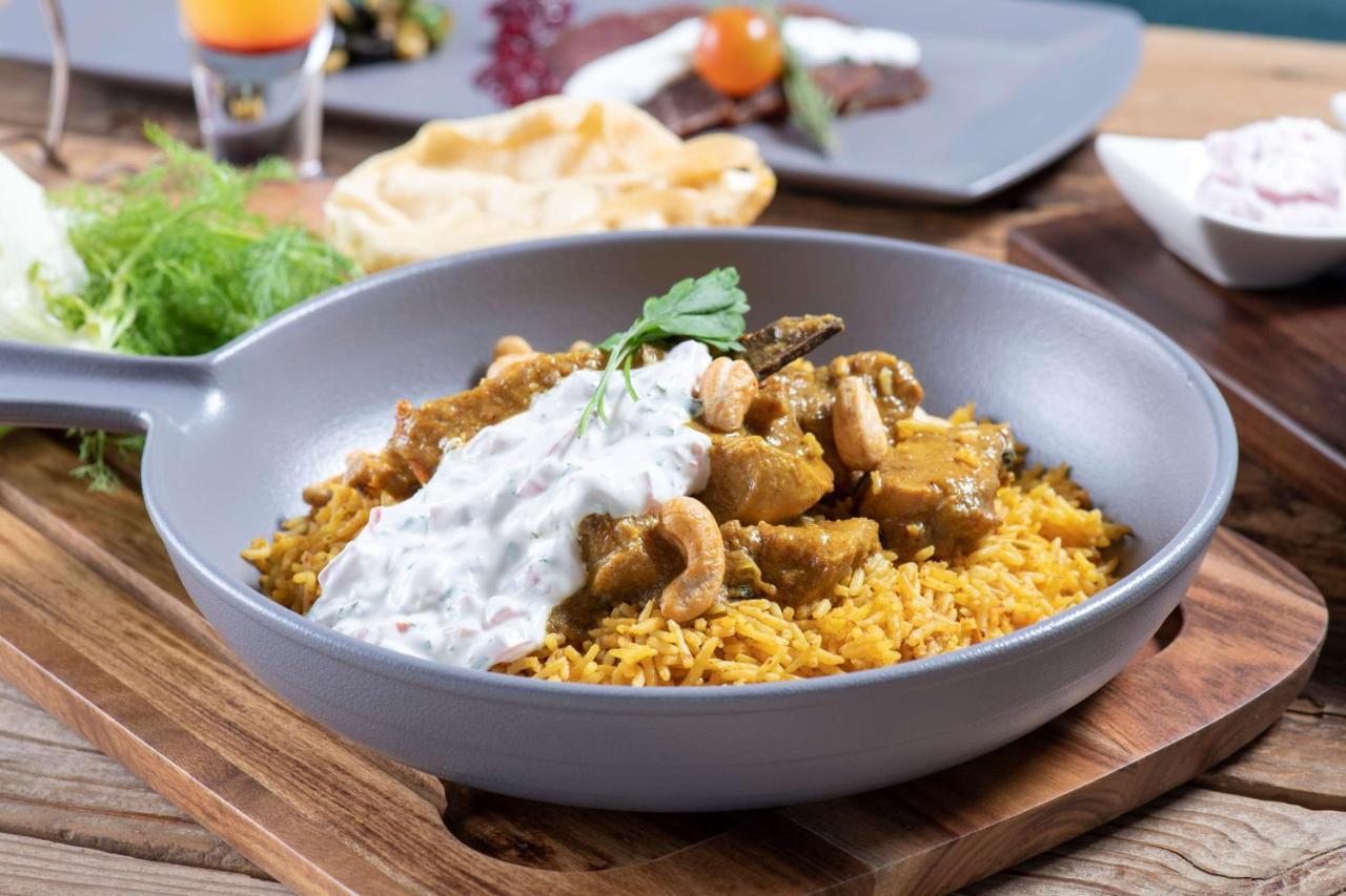Radisson Blu Hotel, Jeddah Corniche Buitenkant foto Biryani