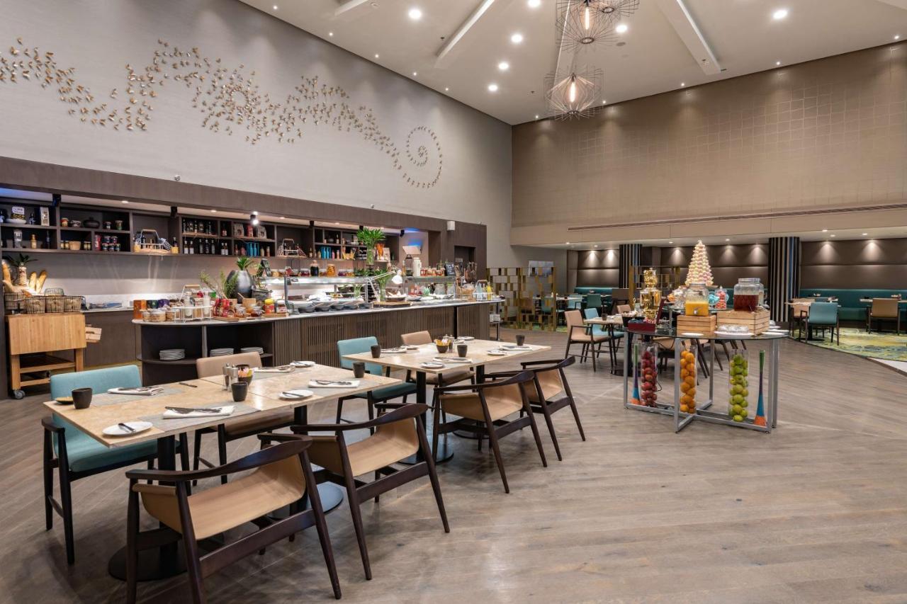 Radisson Blu Hotel, Jeddah Corniche Buitenkant foto The restaurant