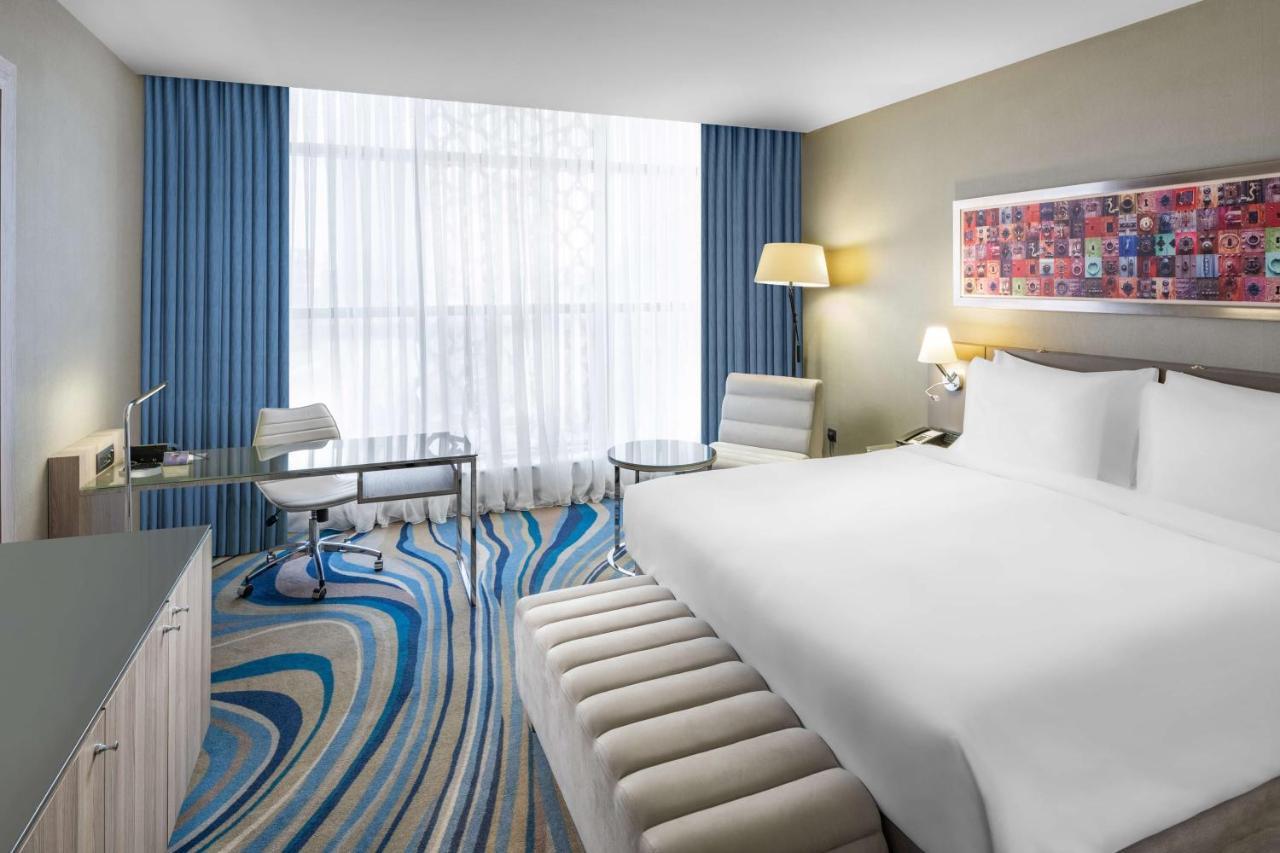 Radisson Blu Hotel, Jeddah Corniche Buitenkant foto A room at the hotel