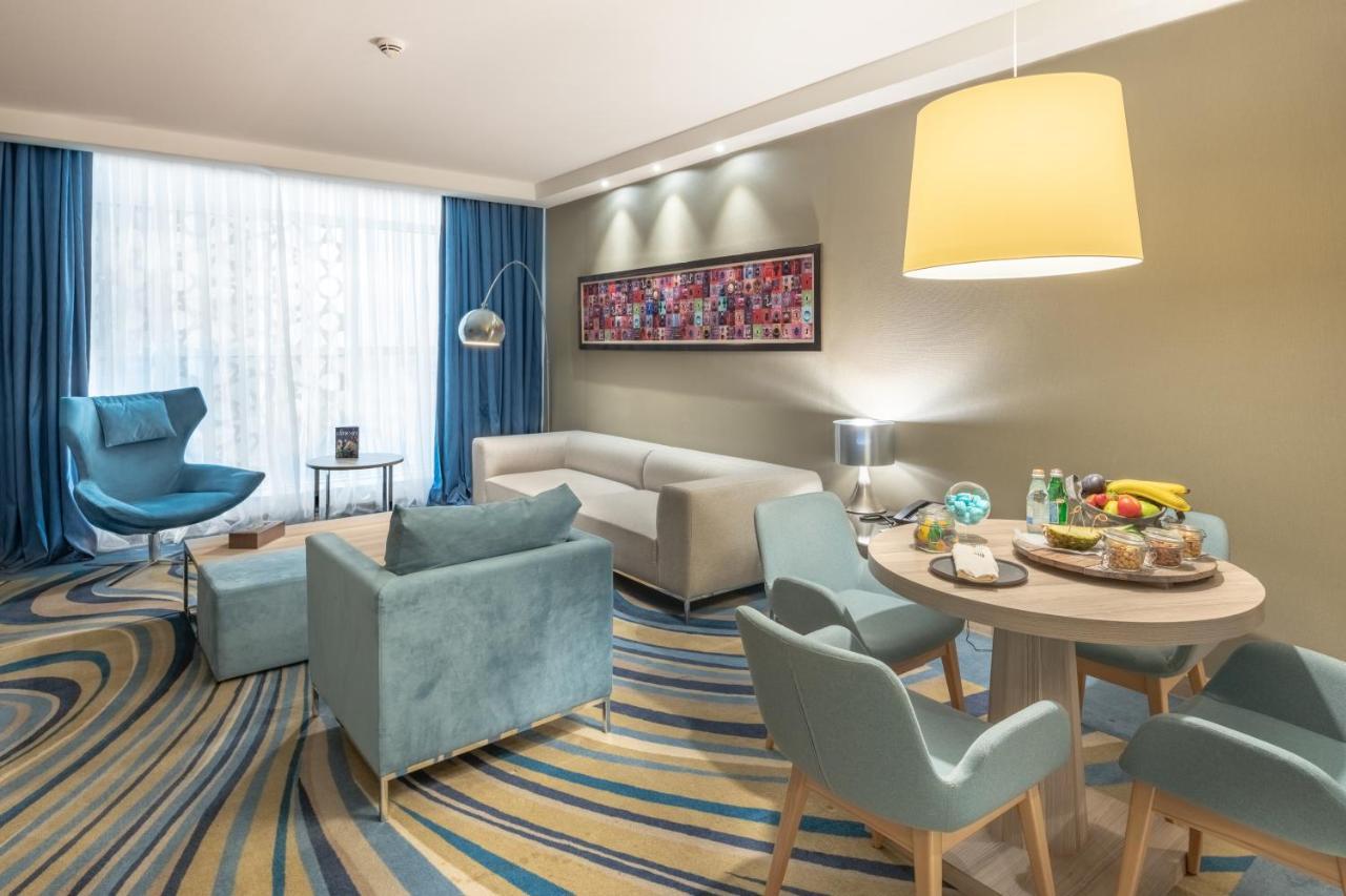 Radisson Blu Hotel, Jeddah Corniche Buitenkant foto Suite