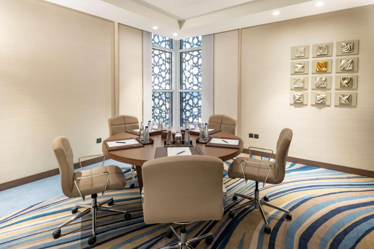 Radisson Blu Hotel, Jeddah Corniche Buitenkant foto Meeting room